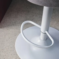 Banco alto de cozinha ajustável metal e tecido com base branca, set de 2