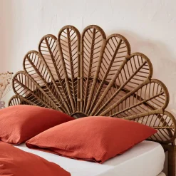 Cabeceira para cama em rotim escuro