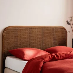 Cabeceira para cama em vime escuro e cana