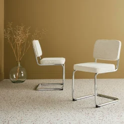 Cadeira cantilever em tecido bouclé com estrutura em aço, set de 2
