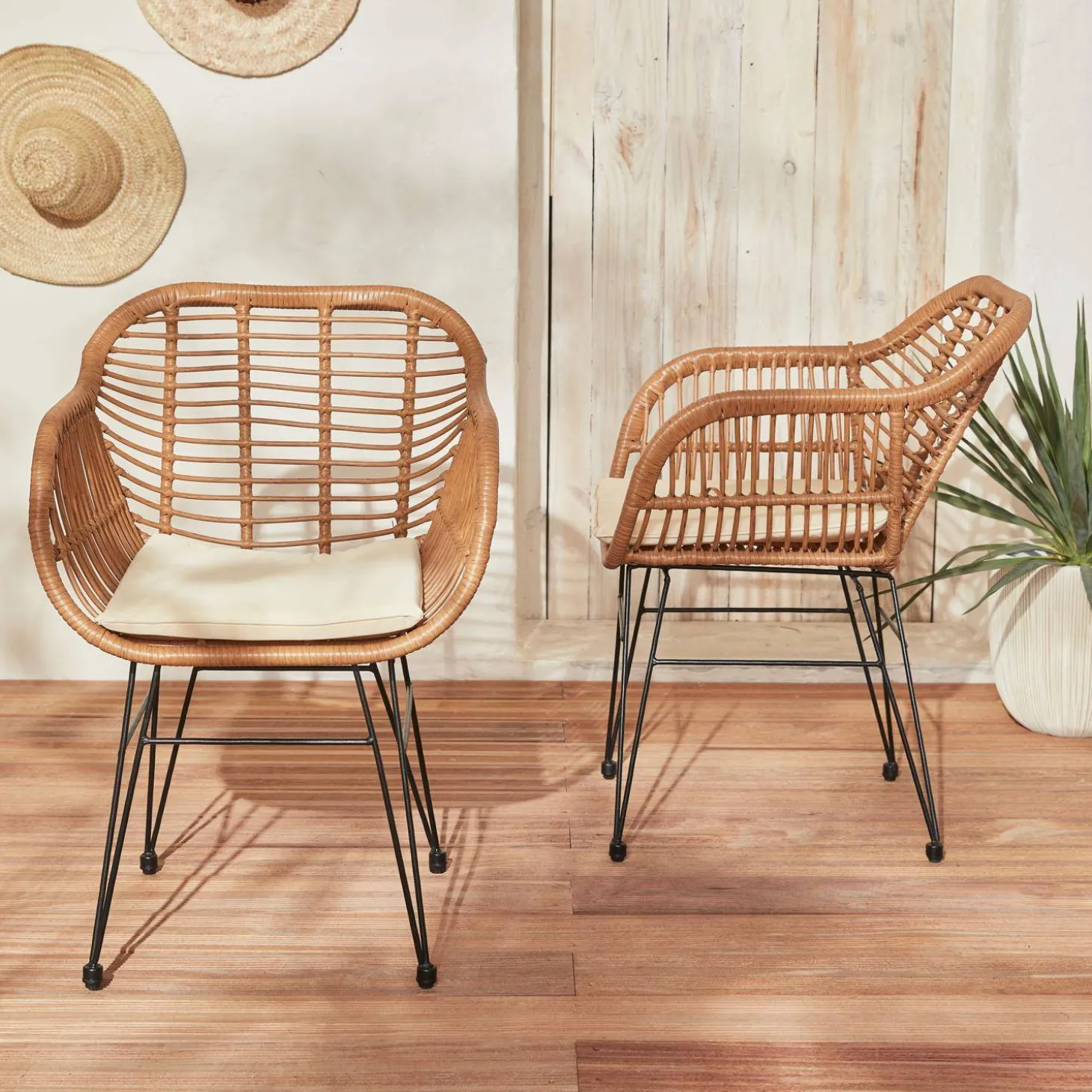 Cadeirão em resina e metal com efeito rattan, set de 2