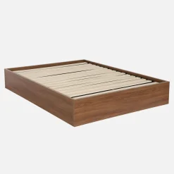Cama baú com estrado de ripas decoração em madeira, 140x190cm