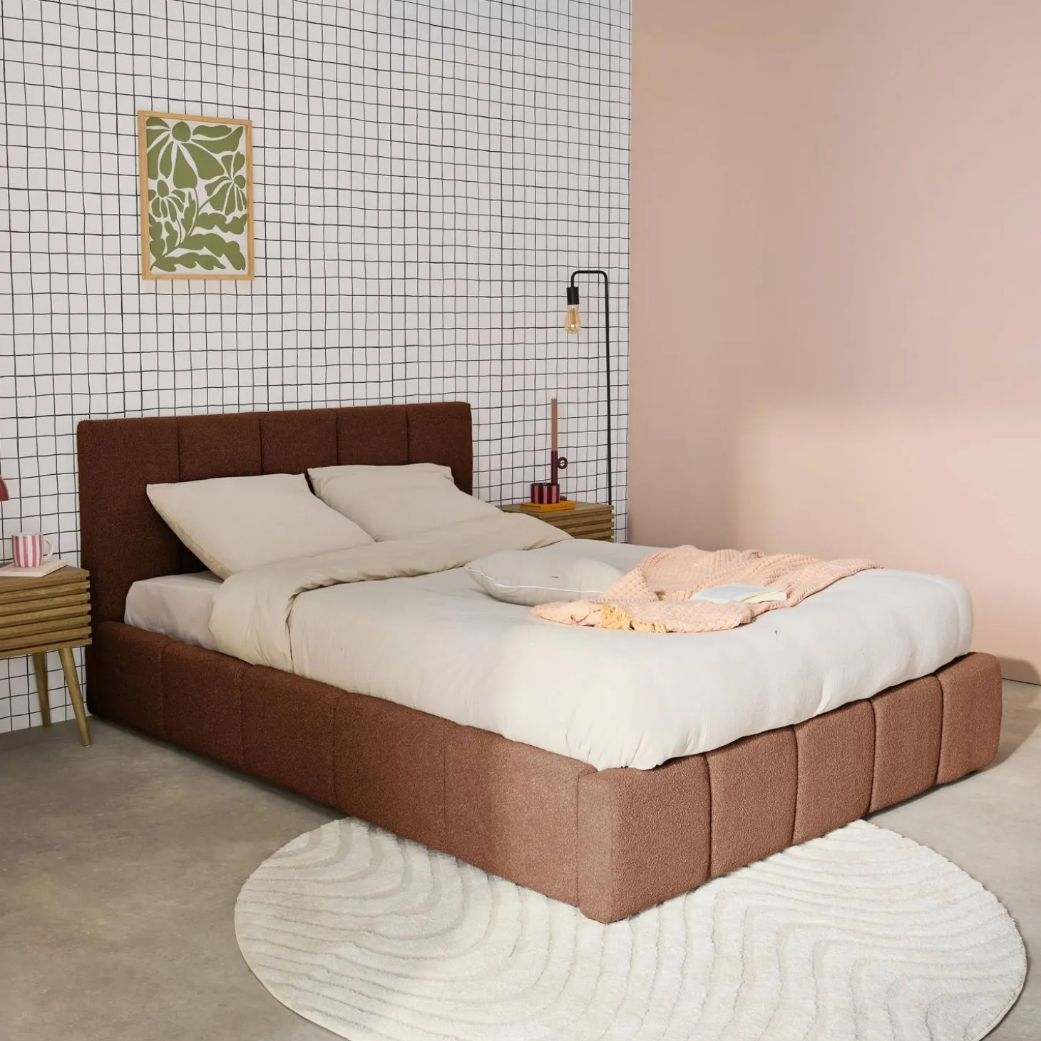 Cama baú com estrado de ripas e cabeceira 140cm, acabamento boucle