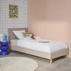 Cama com base de ripas e cabeceira 90x190cm, acabamento em tecido simple