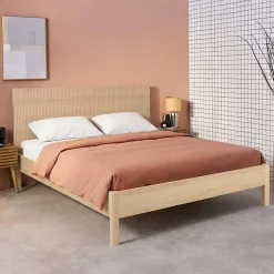 Cama com estrado de ripas e cabeceira, 160x200cm decoração em madeira