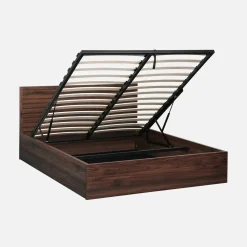 Cama com estrado de ripas e cabeceira 140x190cm, acabamento em madeira