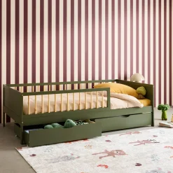 Cama infantil de 190 cm em madeira de pinho com estrado de ripas e gaveta extraível
