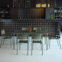 Conjunto de jardim com mesa bistrô de 160cm em aço com 2 poltronas e 4 cadeiras
