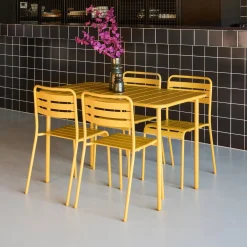 Conjunto de jardim com mesa bistrô de 120cm em aço com 4 cadeiras