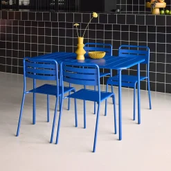 Conjunto de jardim com mesa bistrô de 120cm em aço com 4 cadeiras