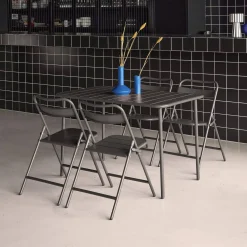 Conjunto de jardim com mesa bistrô de 120cm em aço com 4 cadeiras dobráveis