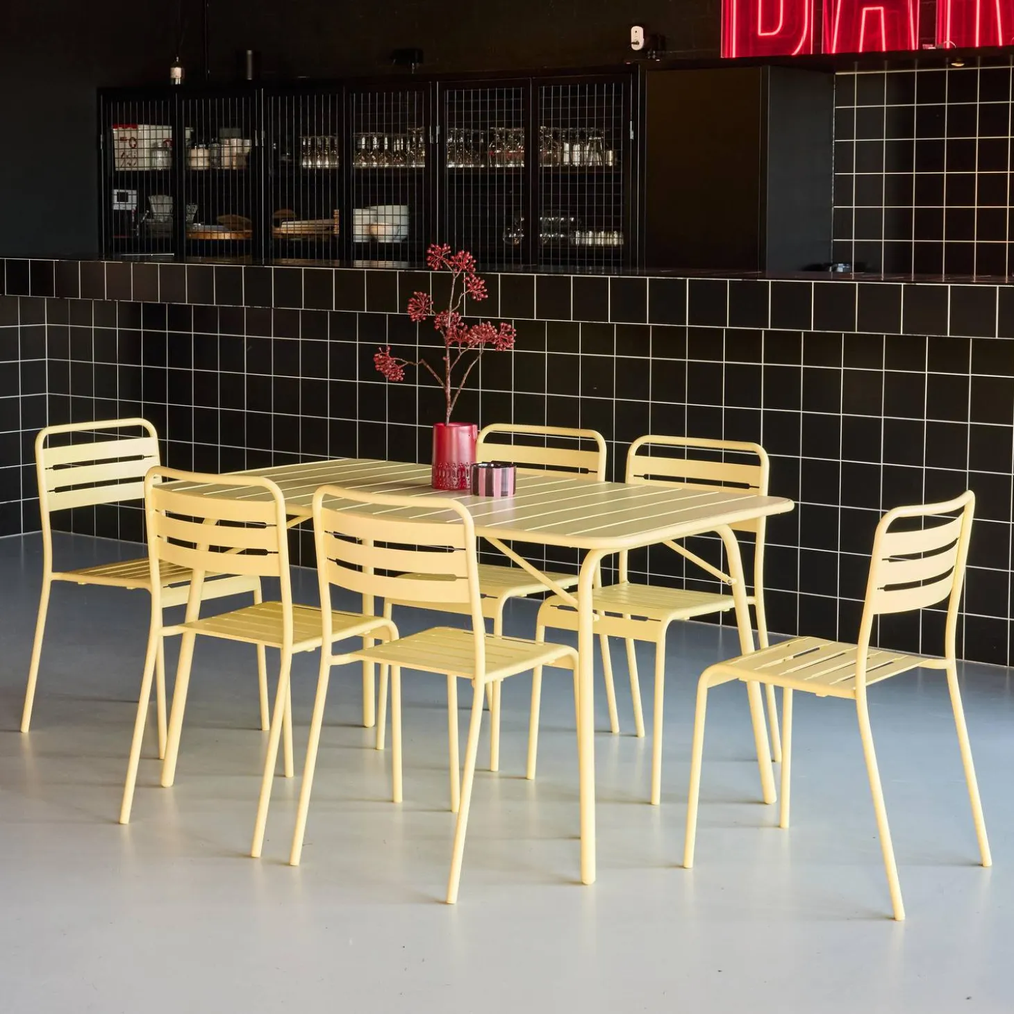 Conjunto de jardim com mesa bistrô dobrável em aço com 6 cadeiras, 140cm