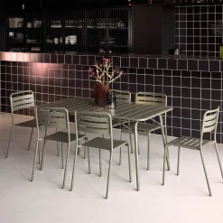 Conjunto de jardim com mesa bistrô dobrável em aço com 6 cadeiras, 140cm