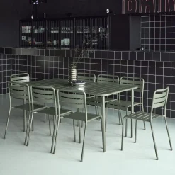 Conjunto de jardim com mesa bistrô de 160cm em aço com 8 cadeiras