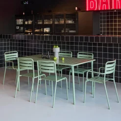Conjunto de jardim com mesa bistrô de 160cm em aço com 2 poltronas e 4 cadeiras