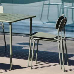 Conjunto de jardim com mesa de metal com 4 cadeiras