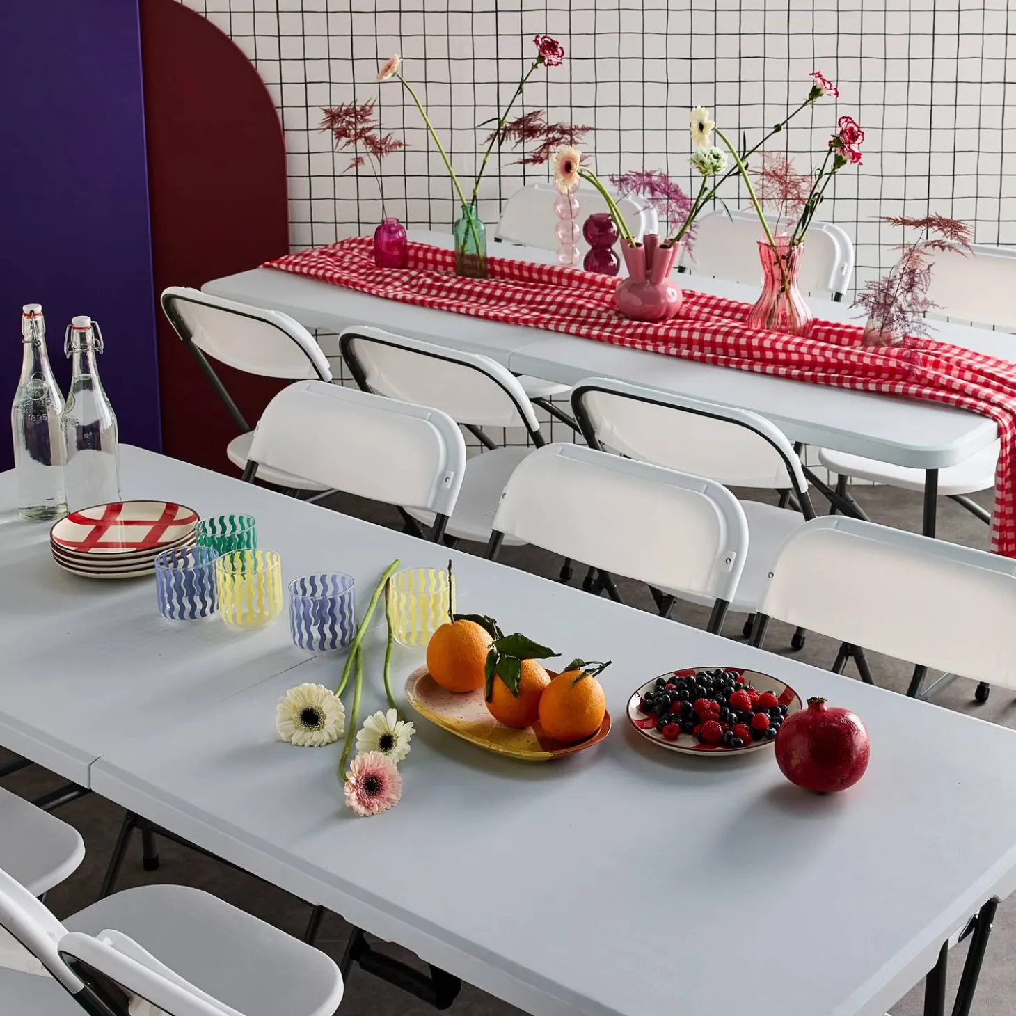 Conjunto de jardim com mesa dobrável para eventos em plástico com 12 cadeiras, conjunto de 2