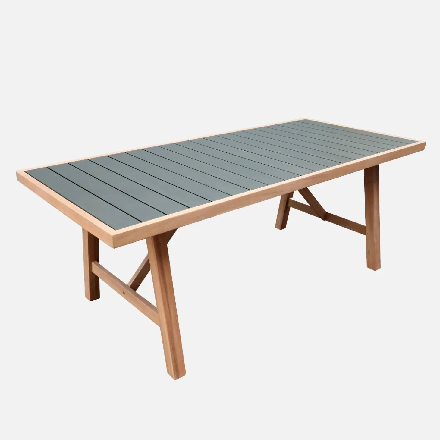 Conjunto de jardim com mesa em madeira de seringueira e alumínio com 8 cadeiras