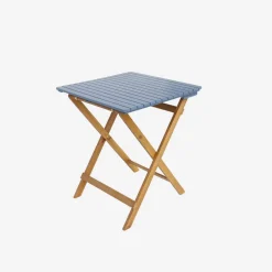 Conjunto de jardim com mesa em madeira de acácia com 2 cadeiras dobráveis