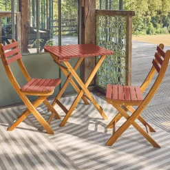 Conjunto de jardim com mesa em madeira de acácia com 2 cadeiras dobráveis