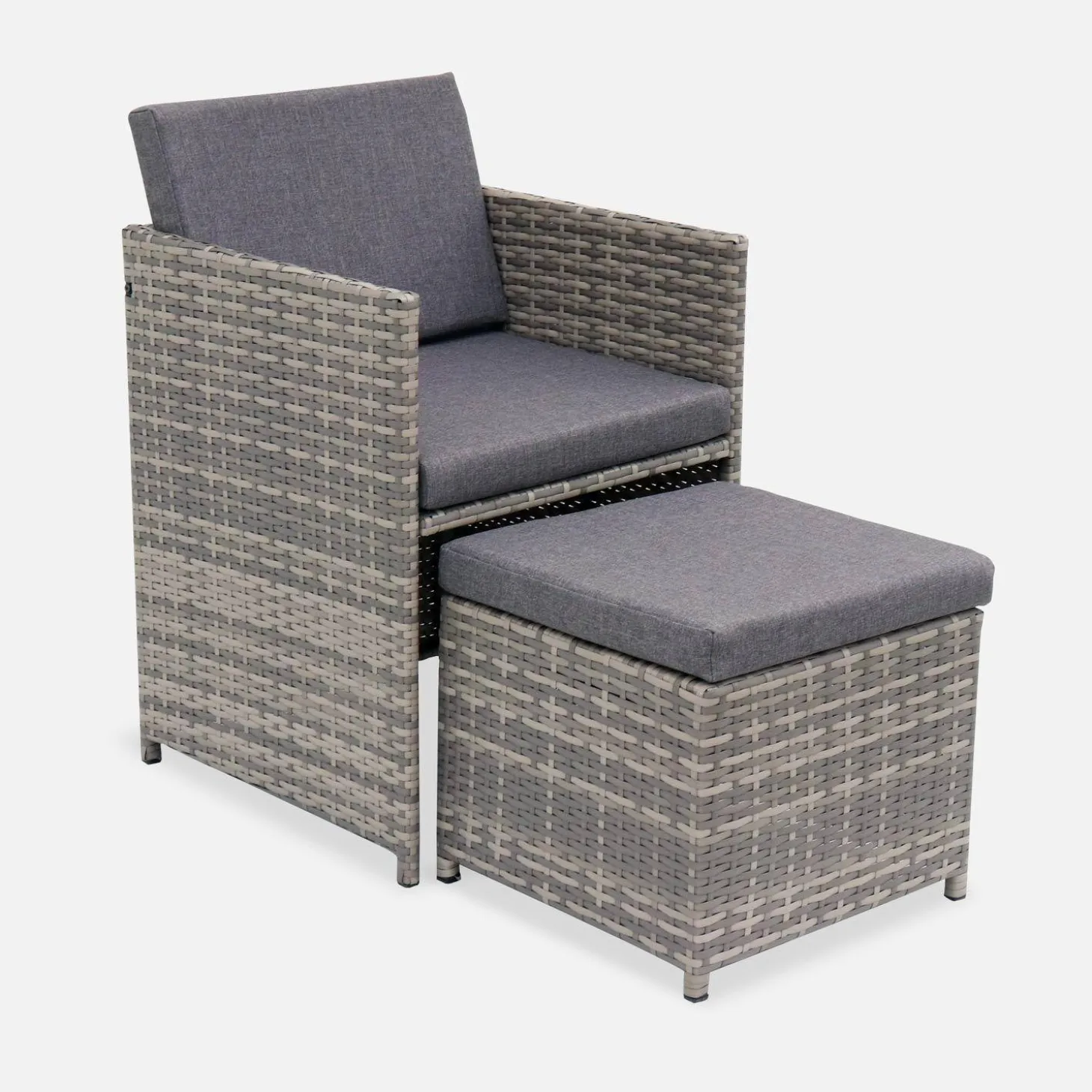 Conjunto de jardim com mesa em resina com 10 cadeiras e capa de proteção