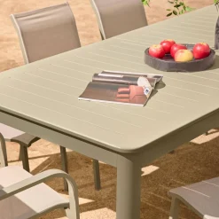 Conjunto de jardim com mesa extensível de alumínio com 8 cadeiras e 2 poltronas
