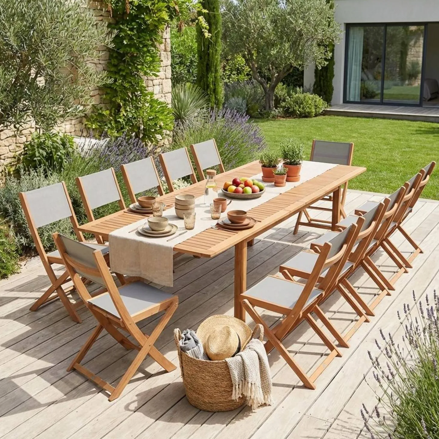 Conjunto de jardim com mesa extensível em madeira de eucalipto com 12 cadeiras