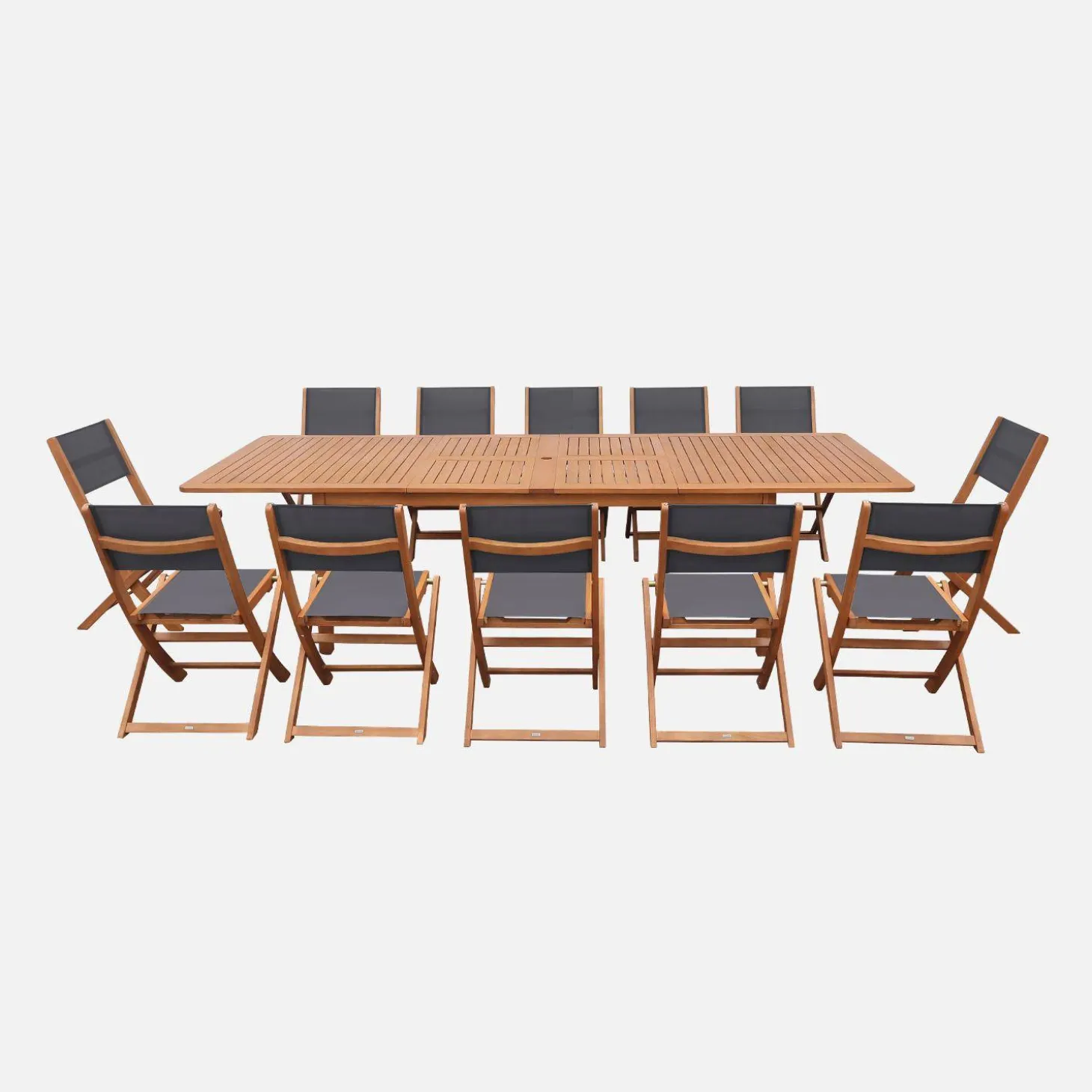Conjunto de jardim com mesa extensível em madeira de eucalipto com 12 cadeiras