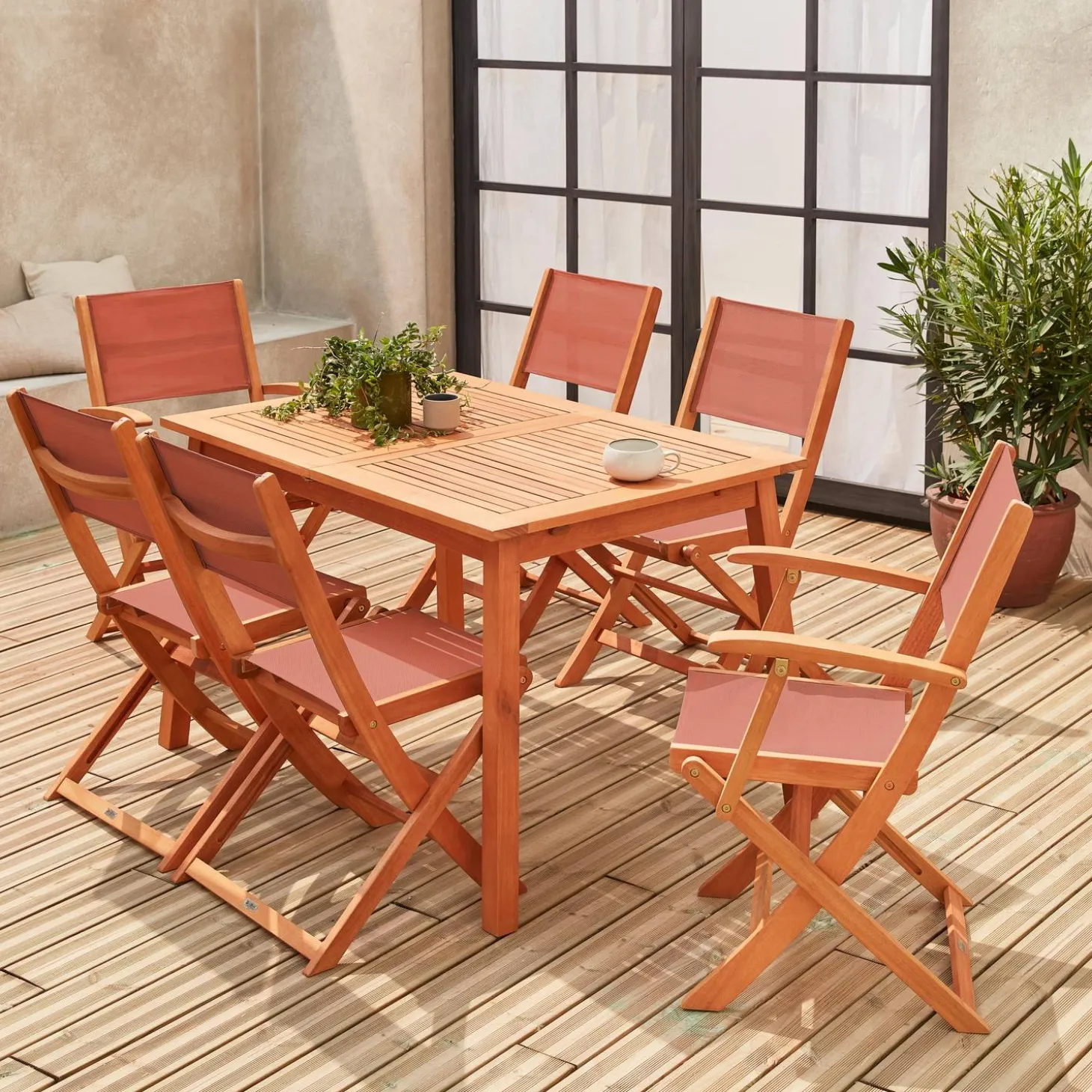 Conjunto de jardim com mesa extensível em madeira com 6 cadeiras