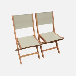 Conjunto de jardim com mesa extensível em madeira com 8 cadeiras