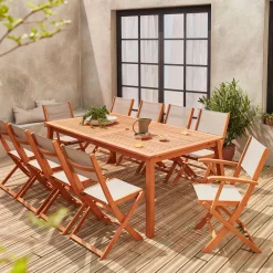 Conjunto de jardim com mesa extensível em madeira com 10 cadeiras