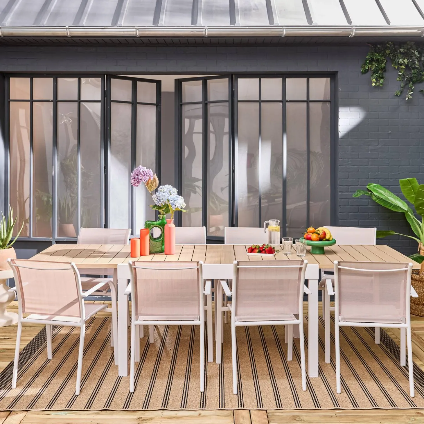 Conjunto de jardim com mesa extensível em alumínio e textilene com 8 cadeiras