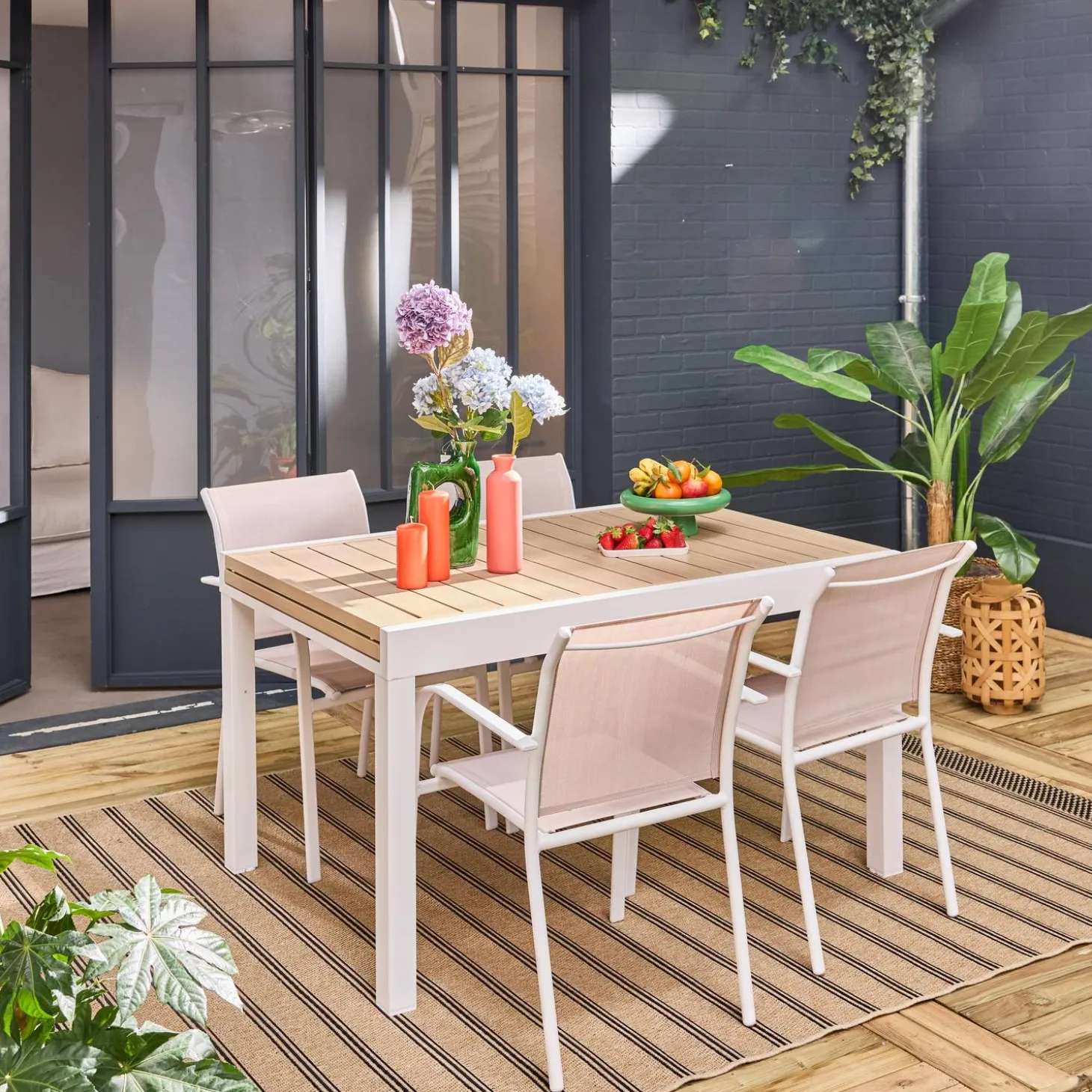 Conjunto de jardim com mesa extensível em alumínio e textilene com 8 cadeiras