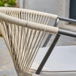 Conjunto de jardim com mesa redonda em alumínio e vidro com 6 assentos