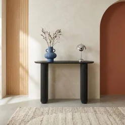 Consola oval em seringueira com acabamento em folheado a carvalho