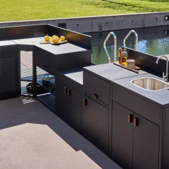 Cozinha exterior em aço com 6 módulos