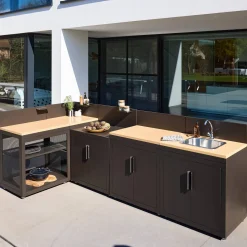 Cozinha exterior 5 módulos com acabamento em aço e madeira