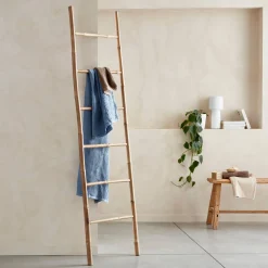 Escada decorativa de bambu com 6 montantes