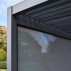 Estore lateral de enrolar em alumínio e textilene para pérgola bioclimática, 4m