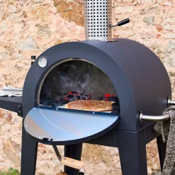 Forno de pizza de exterior a carvão com prateleira de apoio