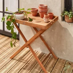 Mesa auxiliar de jardim em madeira