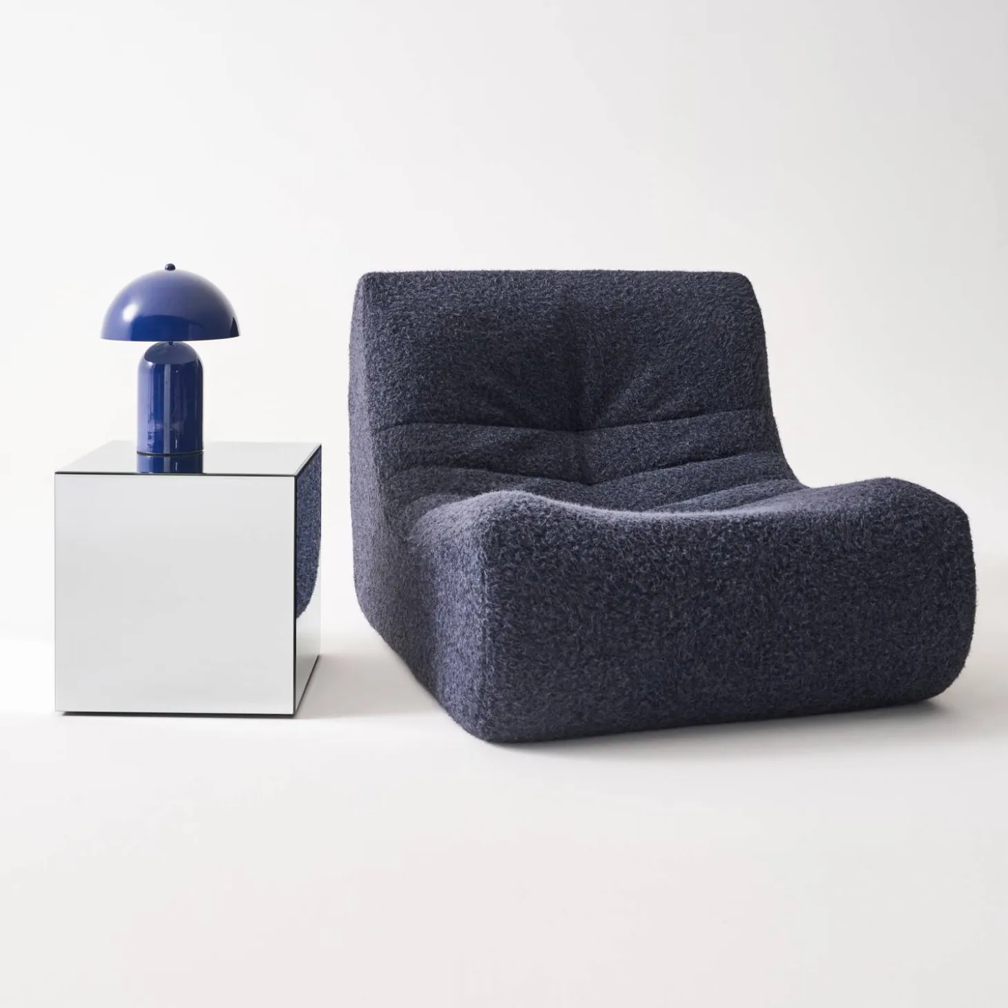 Mesa de apoio cubo espelhado, 40cm