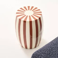 Mesa de apoio em aço esmaltado, listras bicolores