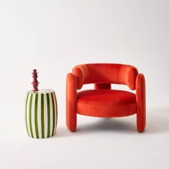 Mesa de apoio em aço esmaltado, listras bicolores