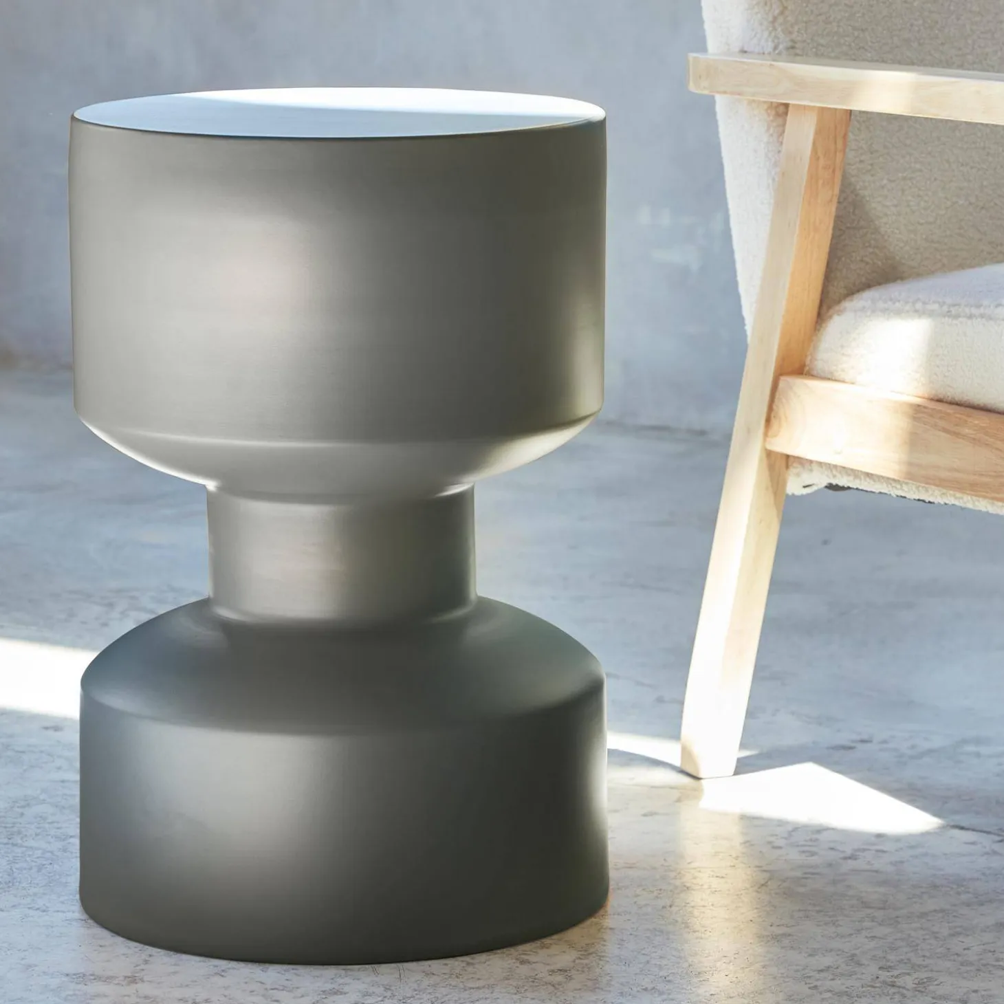 Mesa de apoio ou extremidade do sofá em metal