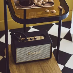 Mesa de apoio para sofá em metal preto vintage com tampo de vidro