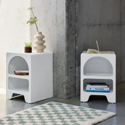 Mesa de cabeceira com efeito de madeira branca, set de 2