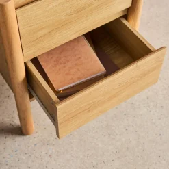 Mesa de cabeceira com 2 gavetas