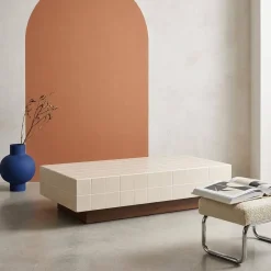 Mesa de centro com padrão de azulejos em imitação de cerâmica mate