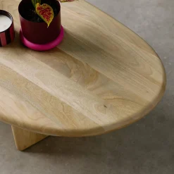 Mesa de centro oval em madeira de mangueira maciça